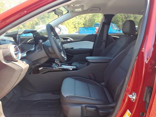 New 2026 Chevrolet Trax LT w/ Driver Confidence Package image 11