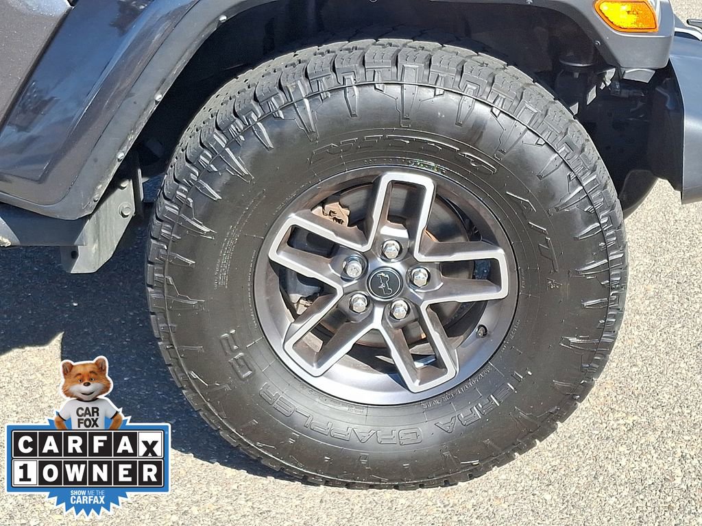 Used 2022 Jeep Gladiator Willys AWD/4WD image 8