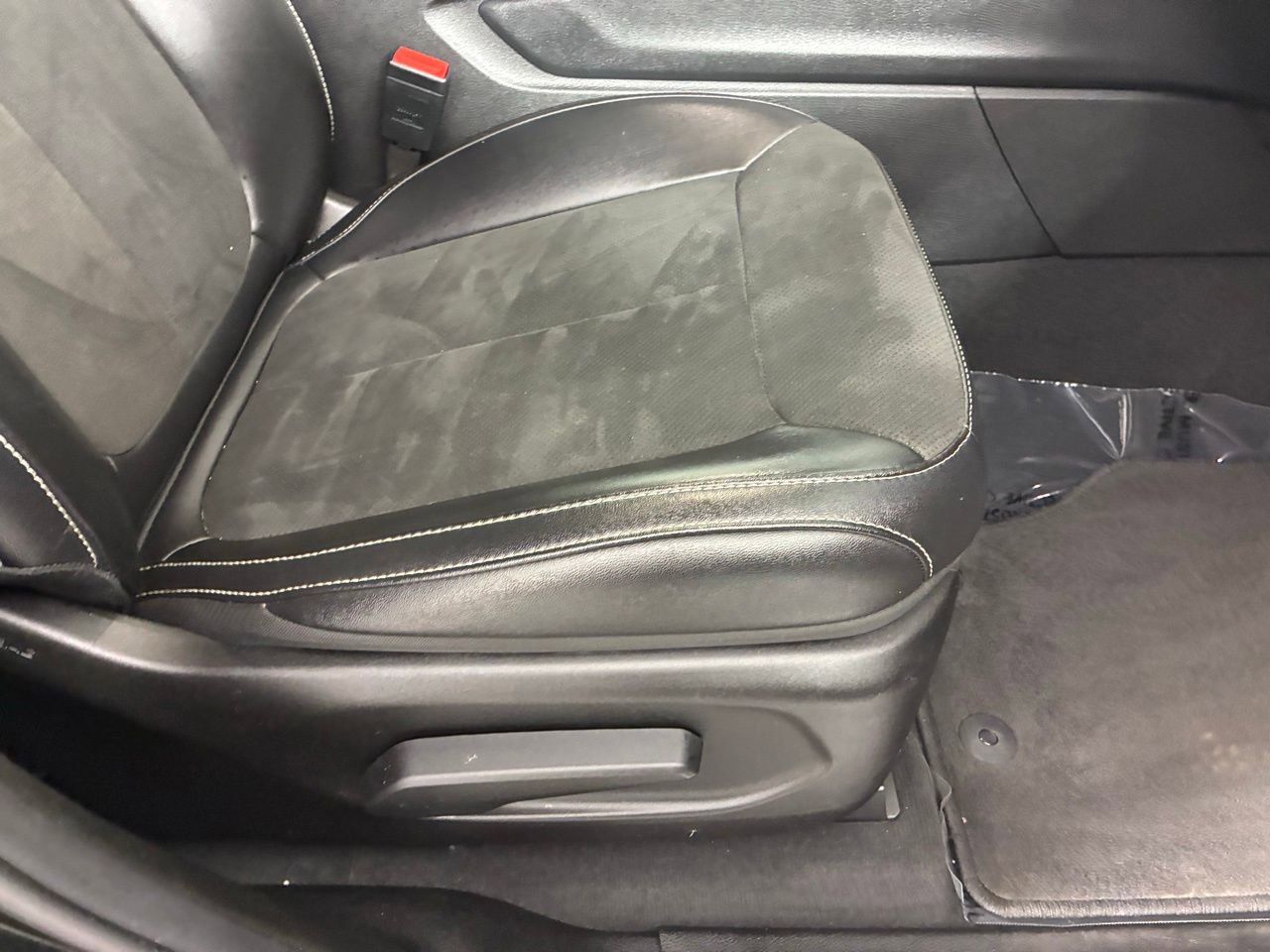 Used 2024 Jeep Grand Cherokee L Altitude image 37