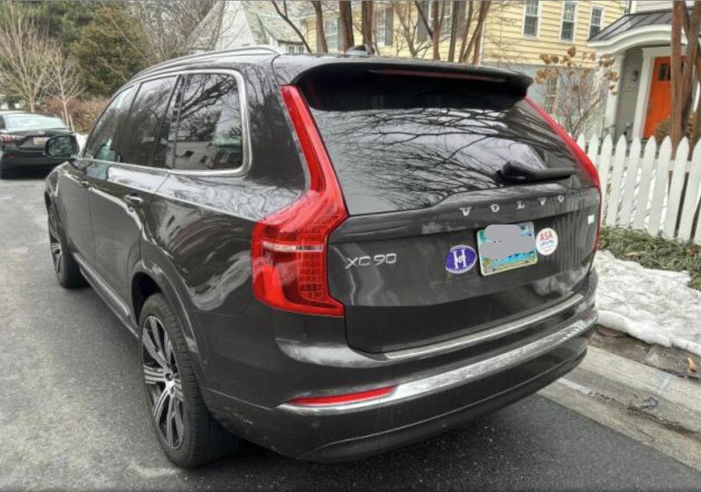 Used 2023 Volvo XC90 T8 Plus w/ Protection Package Premier image 12