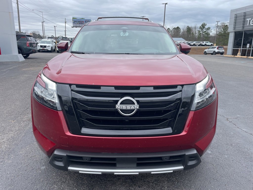 Used 2024 Nissan Pathfinder Platinum image 7