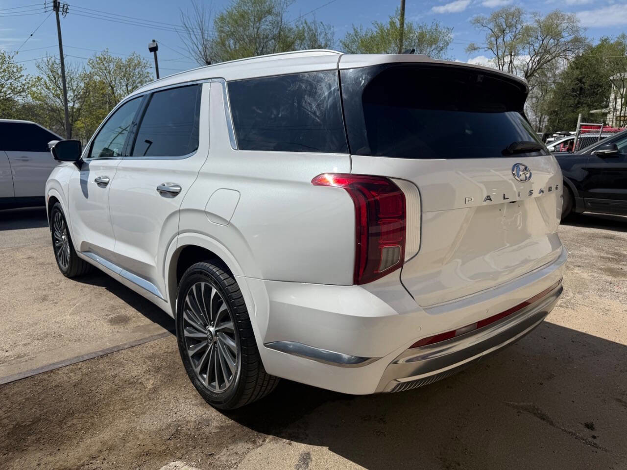 Used 2024 Hyundai Palisade Calligraphy image 7