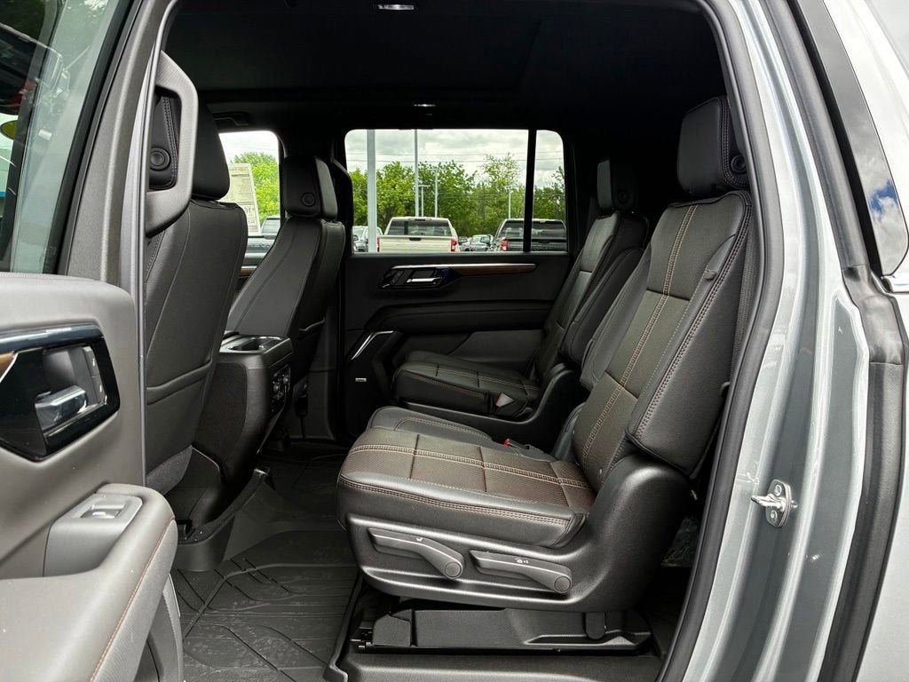 New 2026 Chevrolet Suburban High Country AWD/4WD image 32