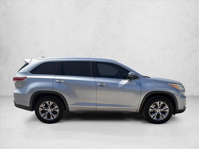 Used 2015 Toyota Highlander XLE FWD image 6