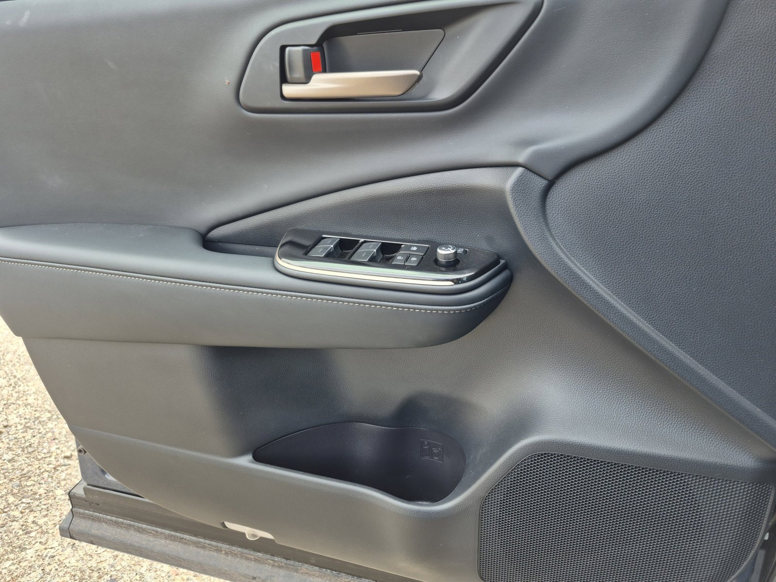 Used 2026 Toyota Crown XLE image 15