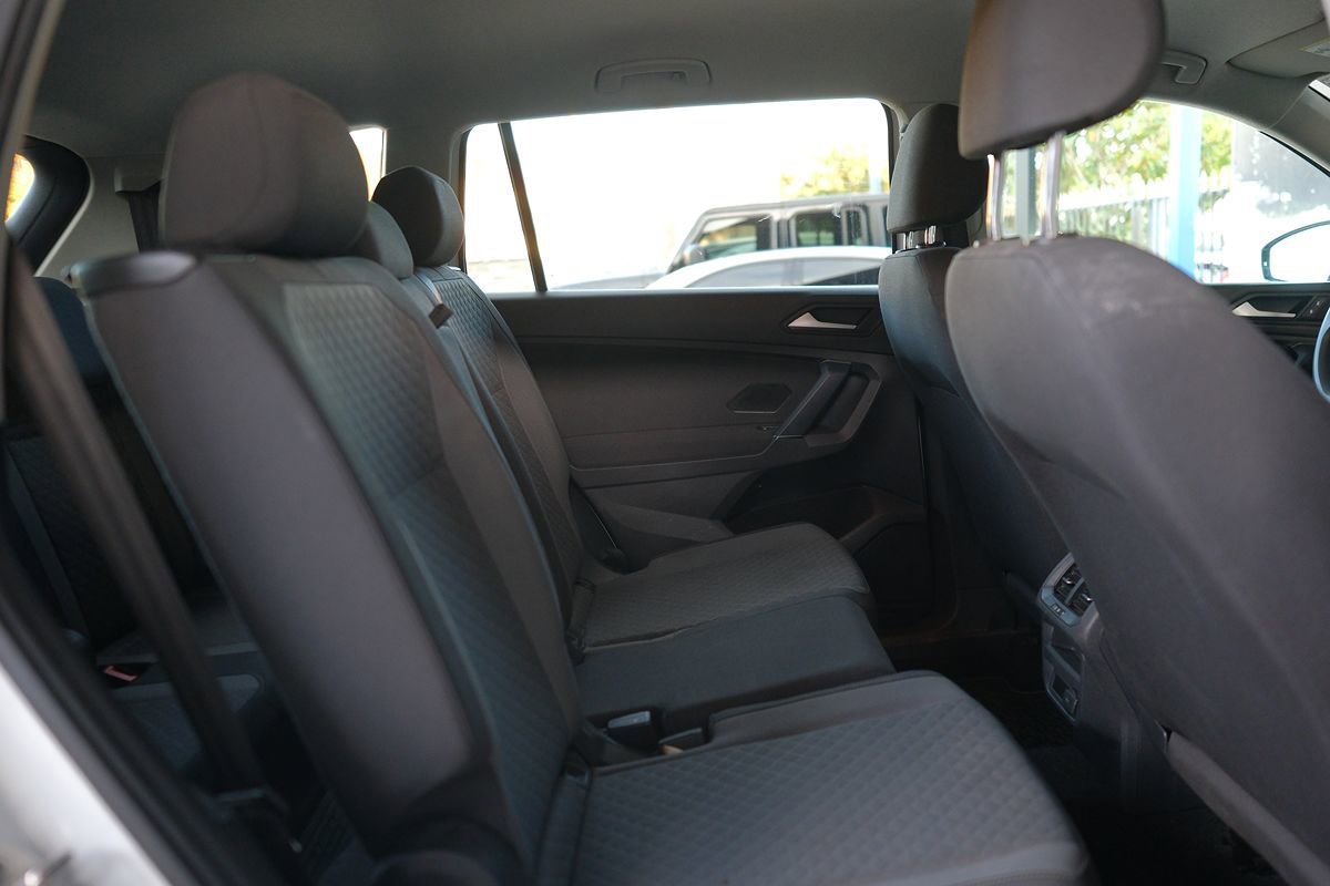 Used 2020 Volkswagen Tiguan S FWD image 33