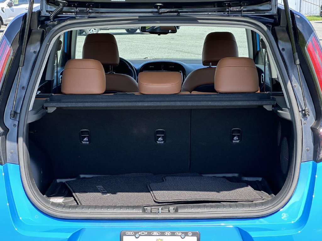 Used 2025 Kia Soul EX FWD image 11