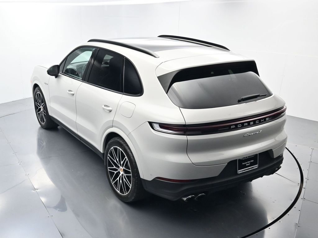 Certified 2025 Porsche Cayenne S image 39