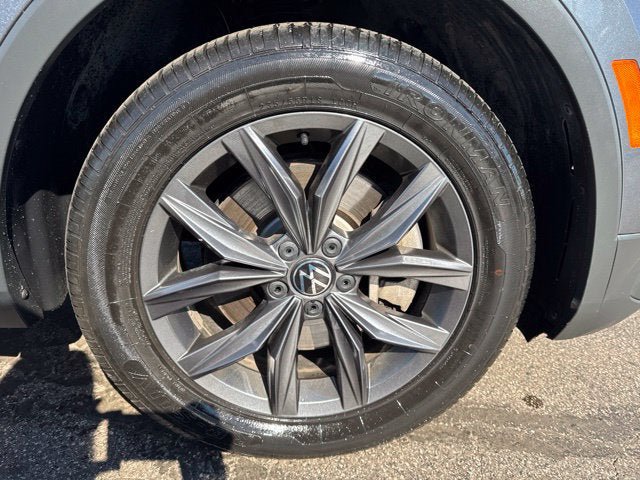 Used 2022 Volkswagen Tiguan SE FWD image 31