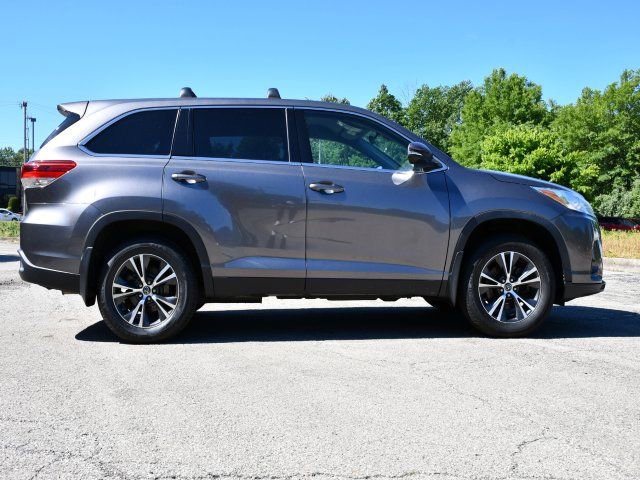 Used 2019 Toyota Highlander Plus FWD image 8