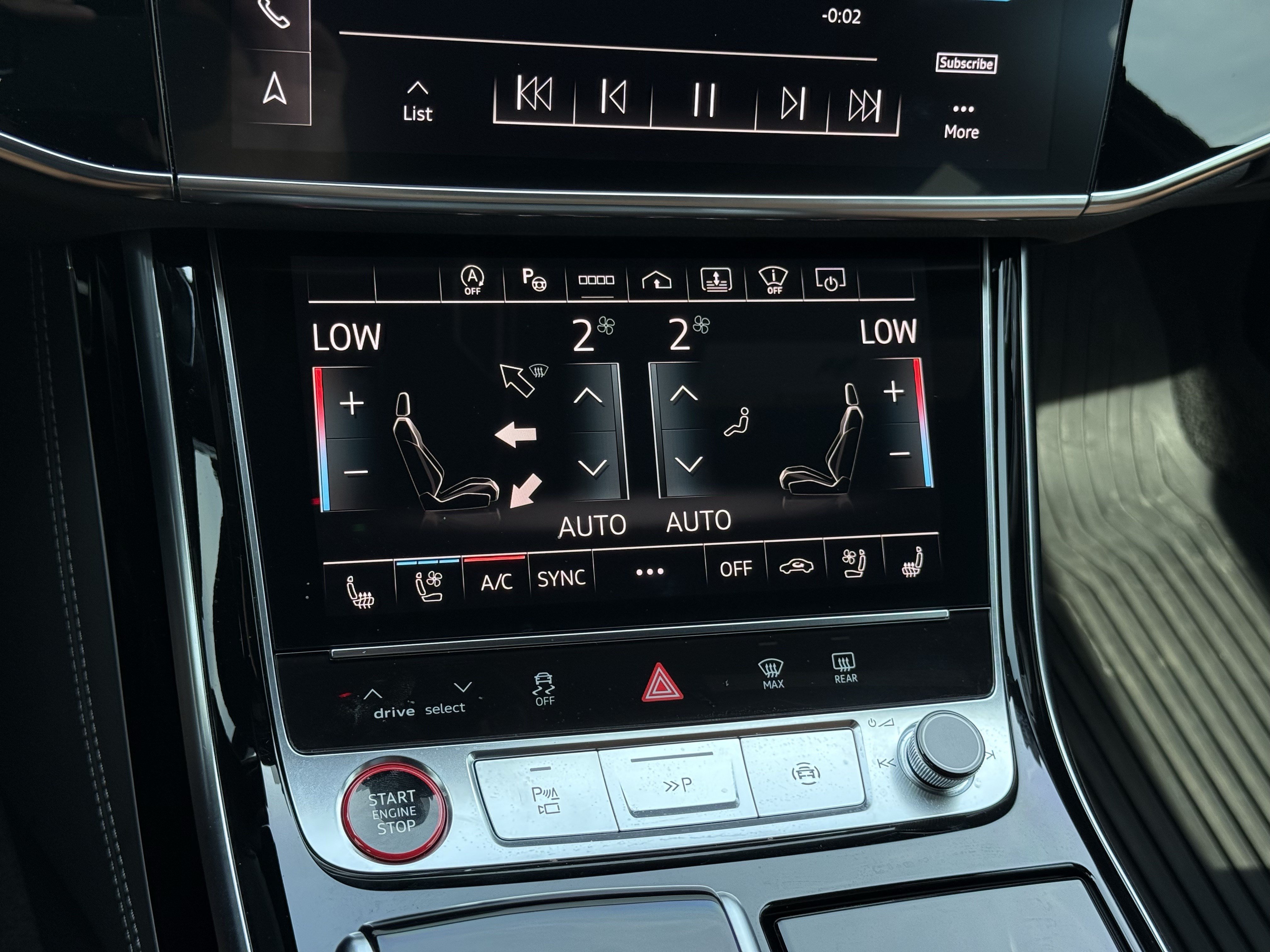 Used 2024 Audi S8 AWD/4WD image 27