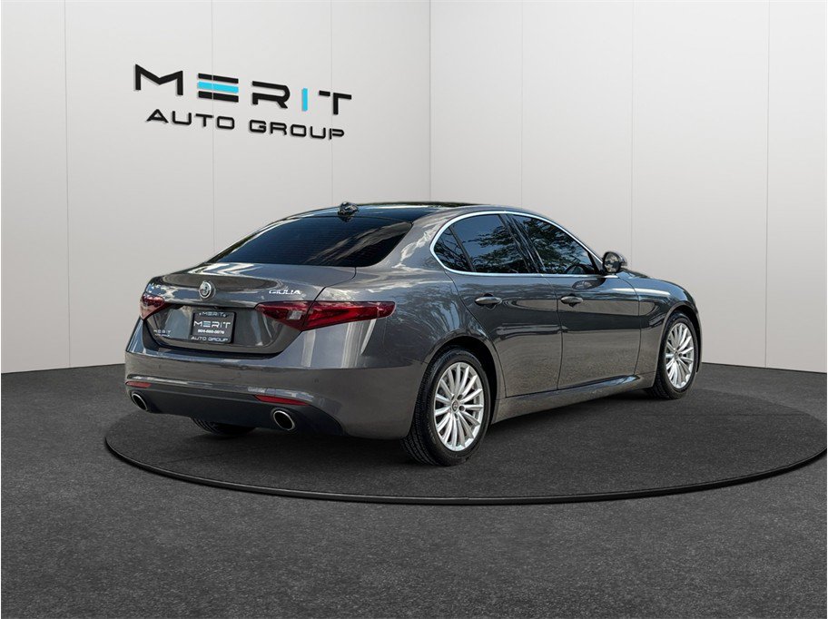 Used 2021 Alfa Romeo Giulia Sprint w/ Sun & Sound Package RWD image 9