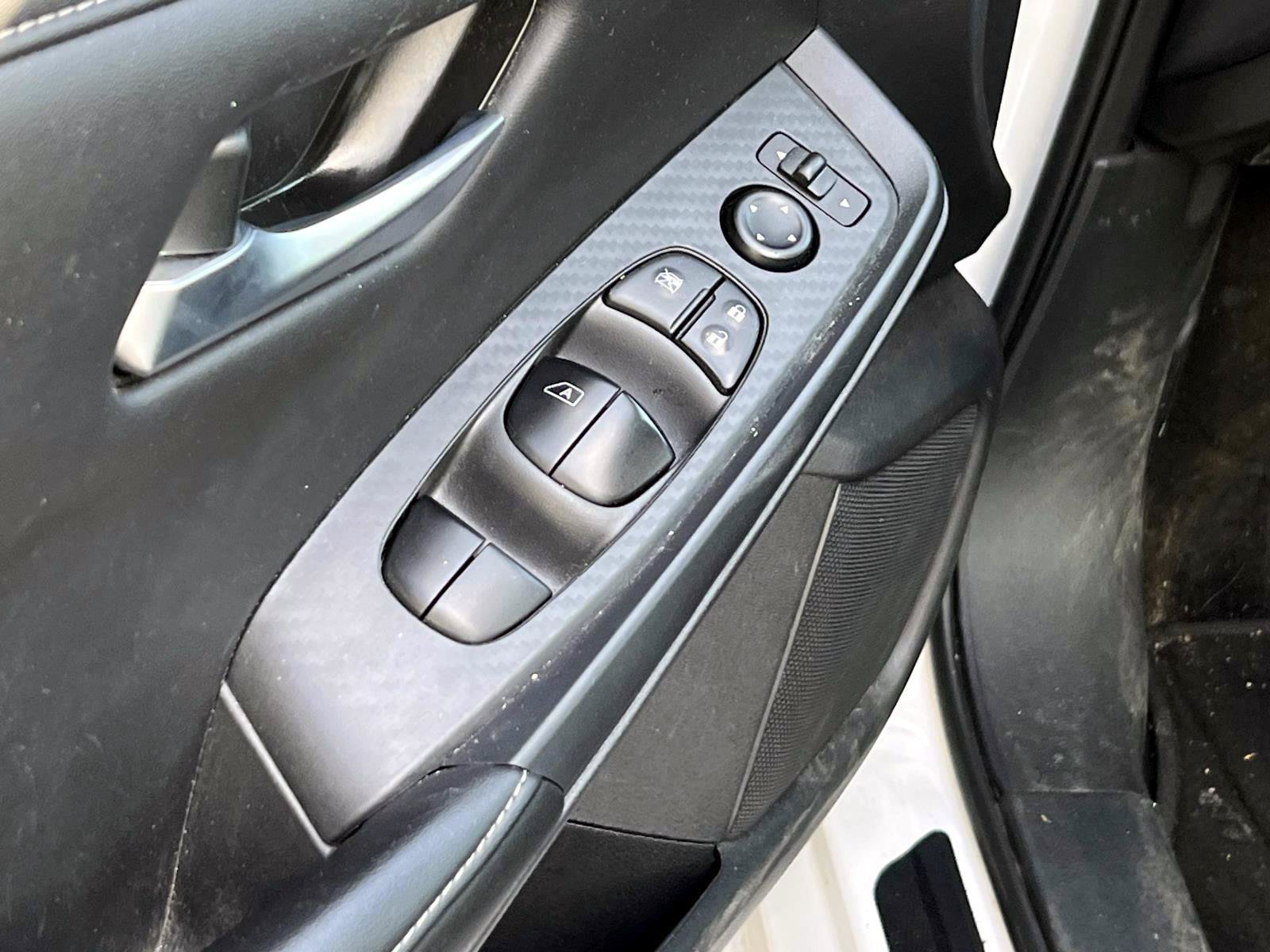 Used 2025 Nissan Sentra SV w/ All-Weather Package FWD image 14