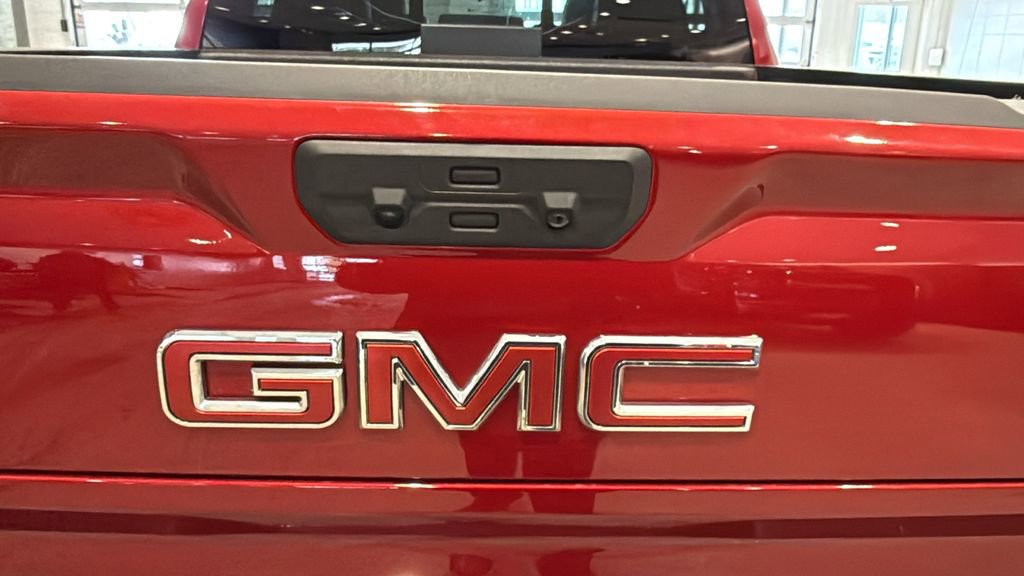 Used 2025 GMC Sierra 1500 AT4 w/ AT4 Premium Package image 9