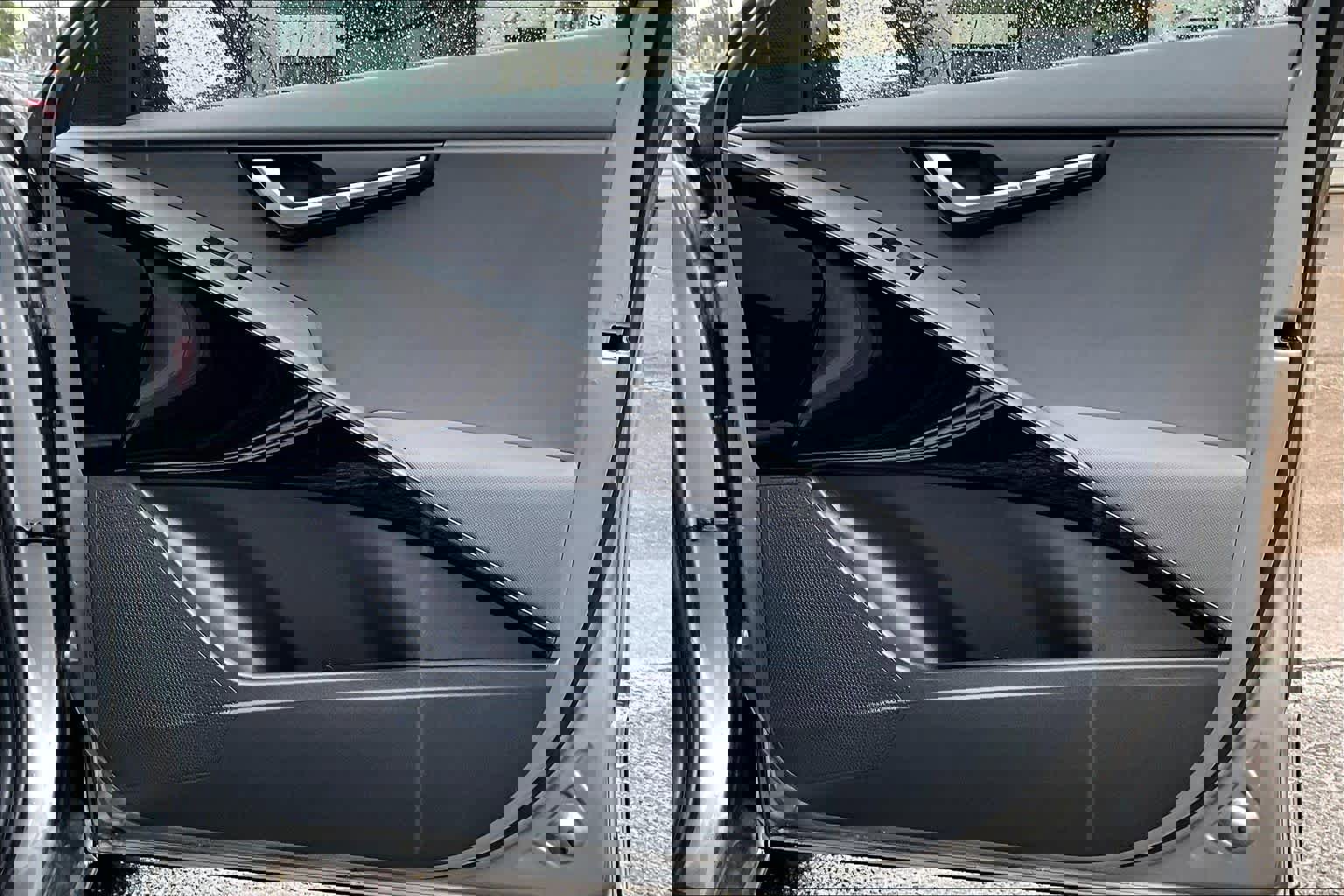 Used 2023 Kia Niro EX image 26