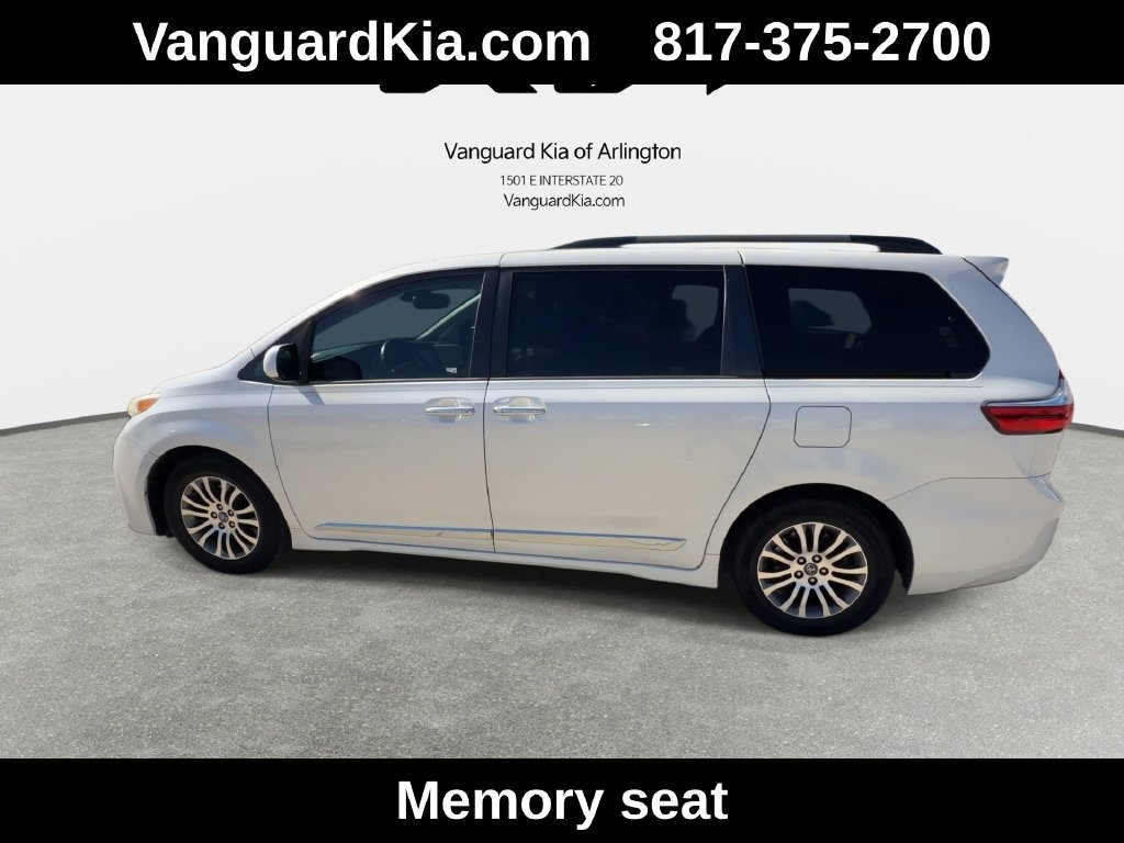 Used 2018 Toyota Sienna XLE Premium FWD image 5
