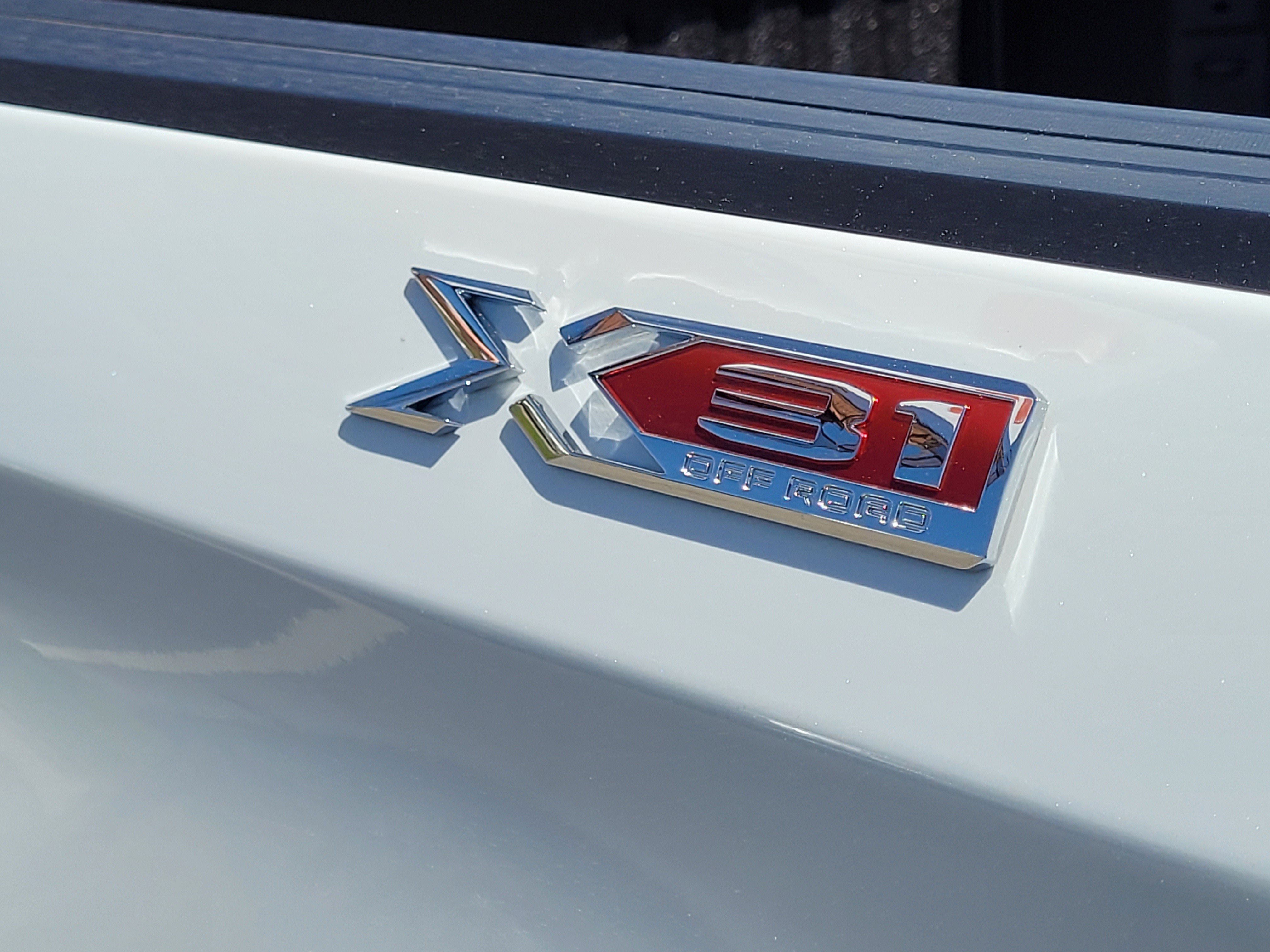 New 2026 GMC Sierra 1500 SLT AWD/4WD image 8