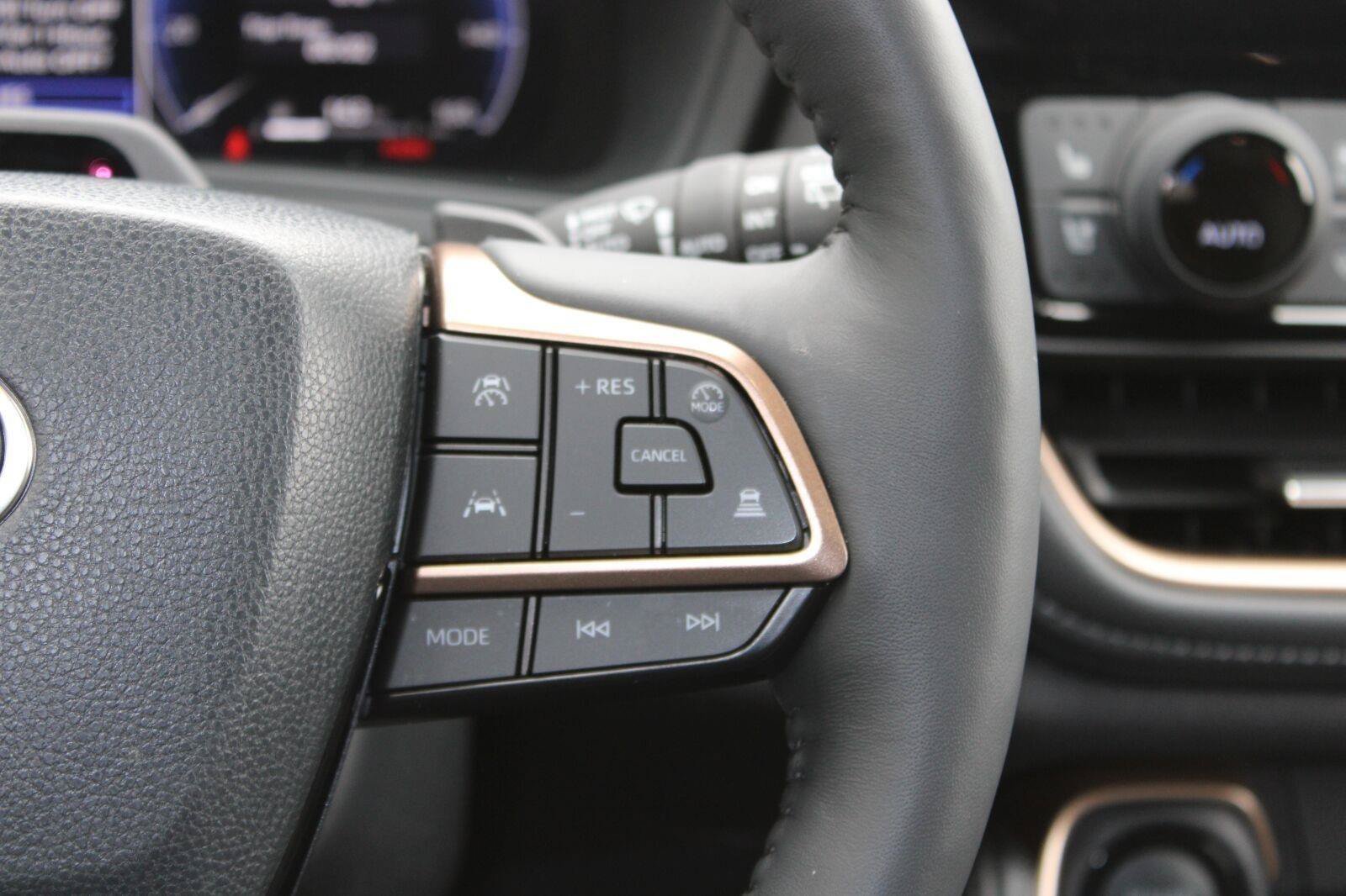 Used 2025 Toyota Grand Highlander AWD Hybrid image 30