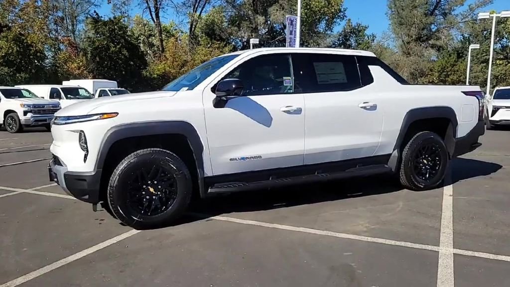 New 2026 Chevrolet Silverado EV LT image 5