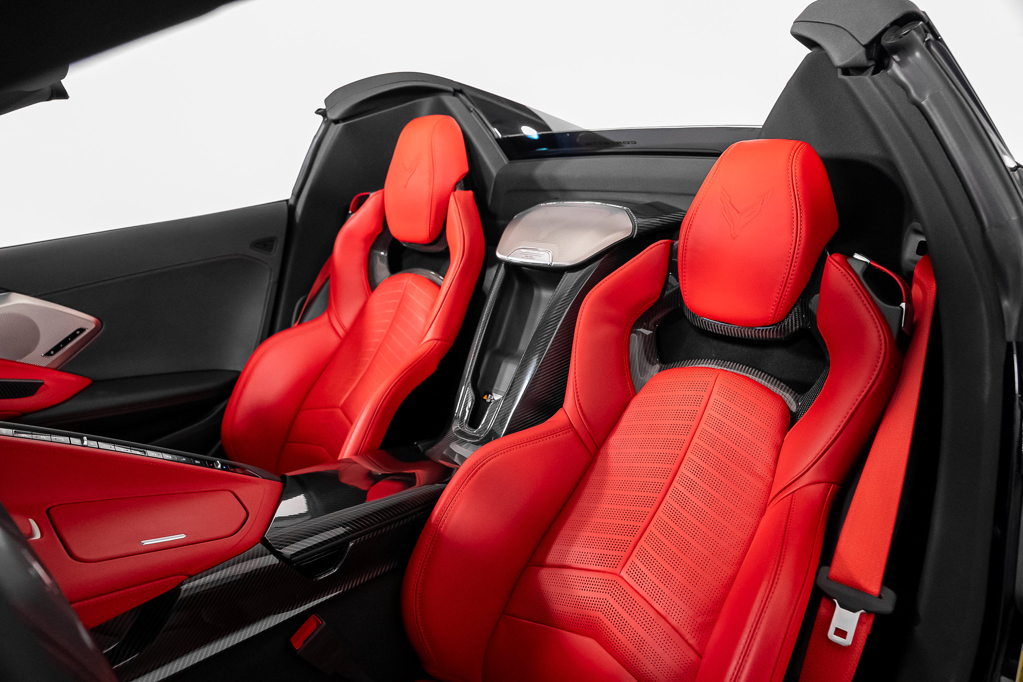 Used 2025 Chevrolet Corvette Z06 RWD image 3