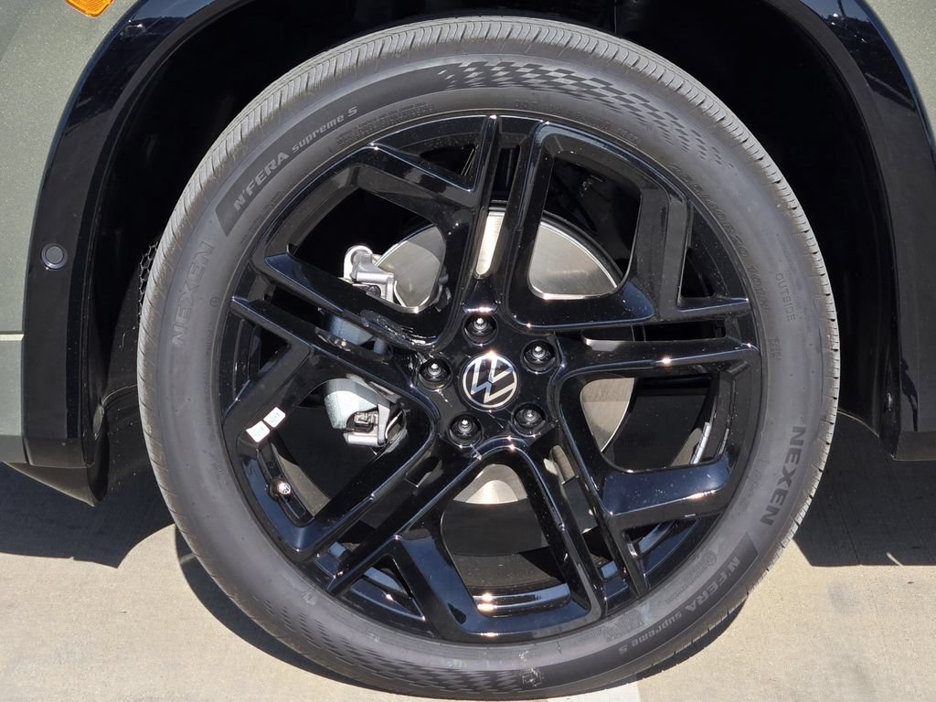 New 2026 Volkswagen Tiguan SE R-Line FWD image 11