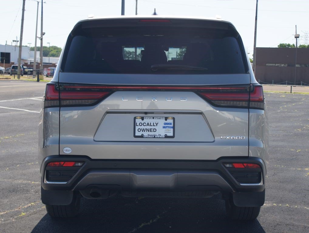 Used 2024 Lexus LX 600 4WD w/ Luxury Package image 3