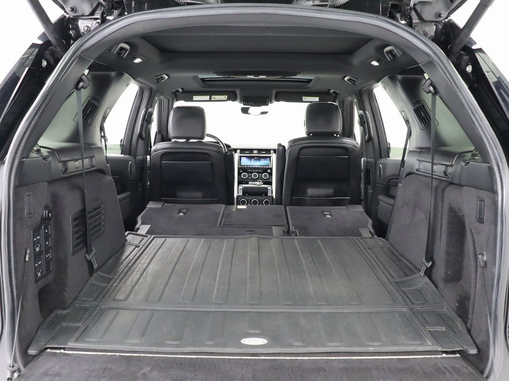 Used 2020 Land Rover Discovery HSE image 39