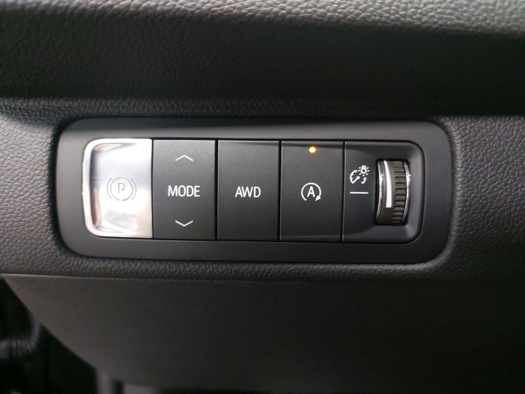 Used 2026 Chevrolet Traverse LT w/ Driver Confidence Package AWD/4WD image 28