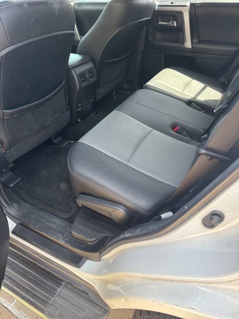 Used 2018 Toyota 4Runner SR5 Premium image 6