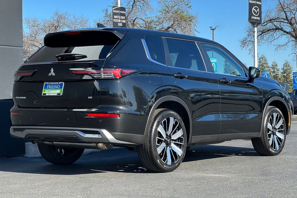 New 2026 Mitsubishi Outlander SE image 5