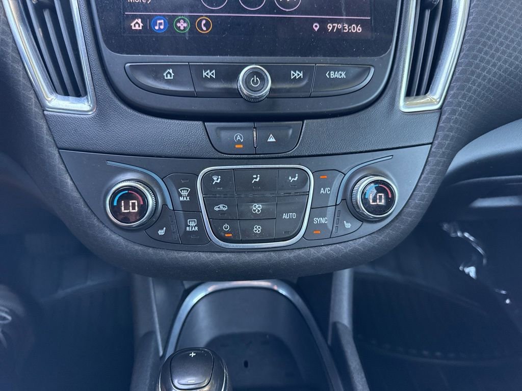 Used 2020 Chevrolet Malibu LT FWD image 19