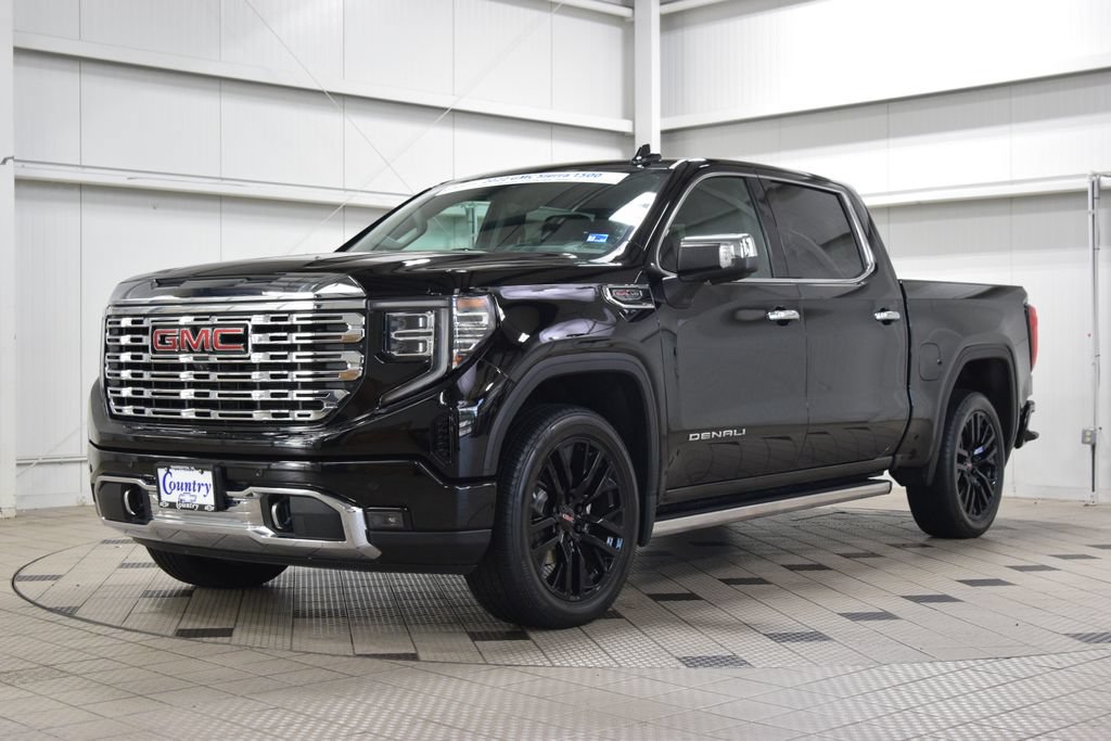 Used 2022 GMC Sierra 1500 Denali w/ Technology Package AWD/4WD image 3