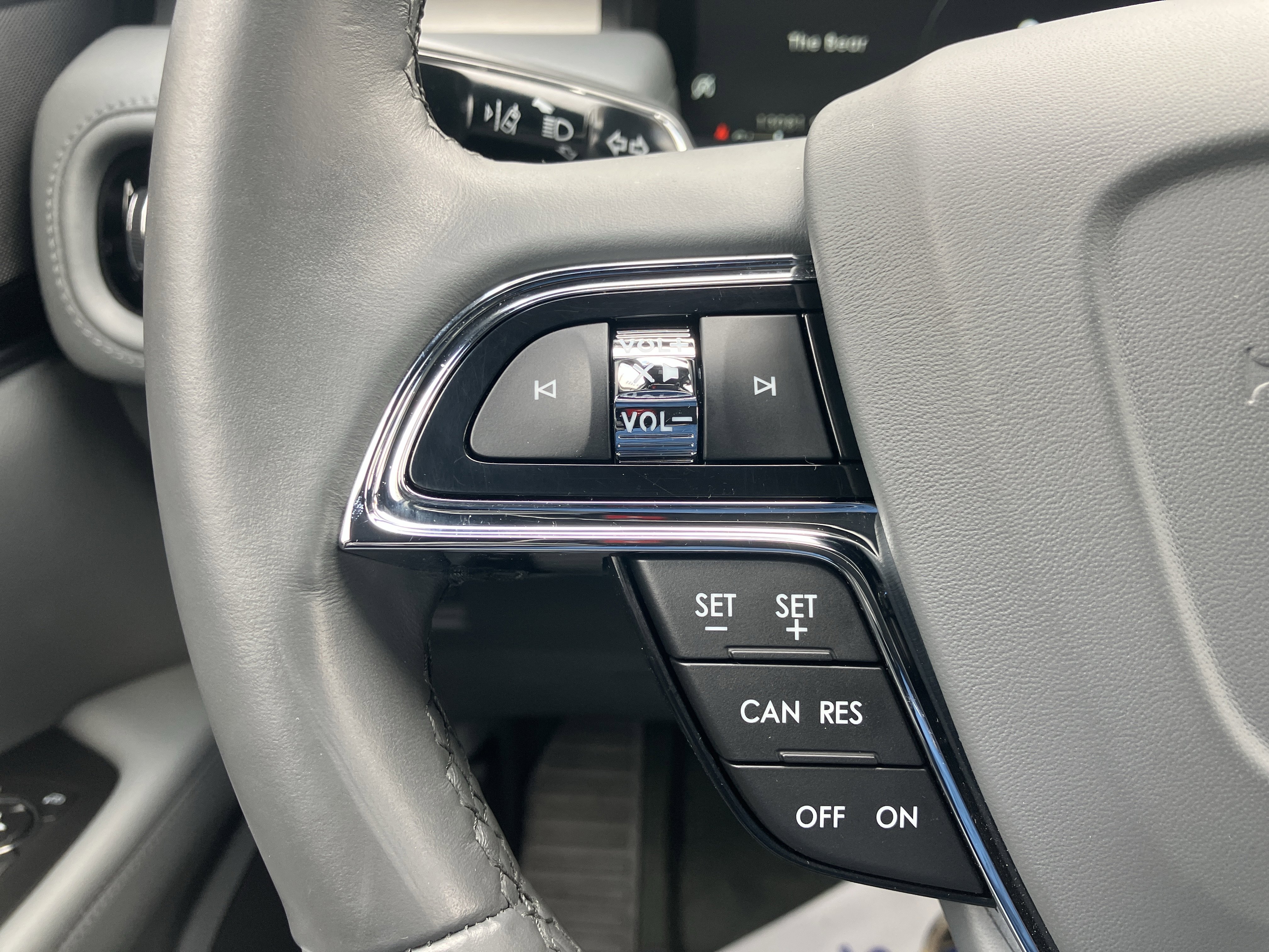 Used 2023 Lincoln Nautilus Reserve w/ Luxury Package image 28