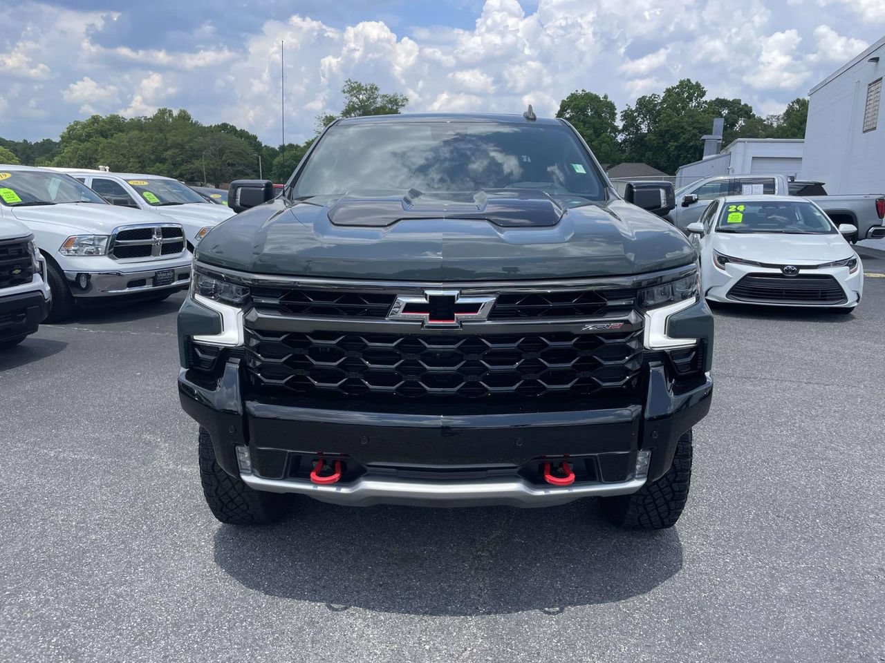 Used 2025 Chevrolet Silverado 1500 ZR2 w/ Technology Package AWD/4WD image 2