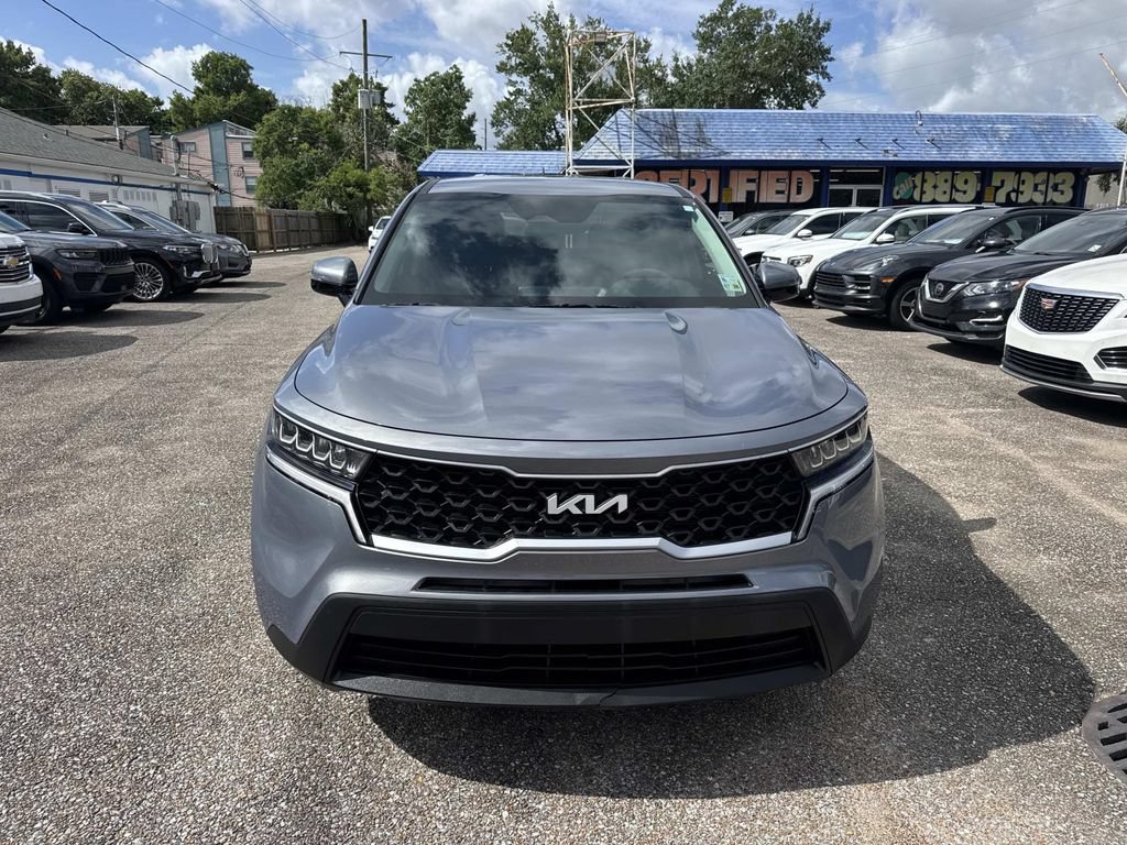 Used 2023 Kia Sorento LX FWD image 2