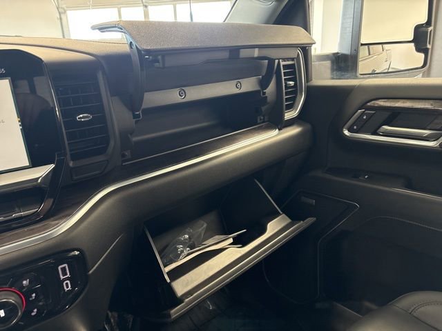 Used 2025 Chevrolet Silverado 3500 LTZ w/ LTZ Plus Package image 52