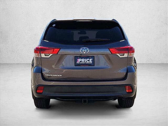 Used 2019 Toyota Highlander LE w/ Carpet Mat Package (TMS) image 7