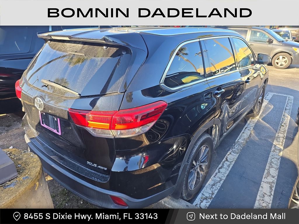 Used 2019 Toyota Highlander SE image 4
