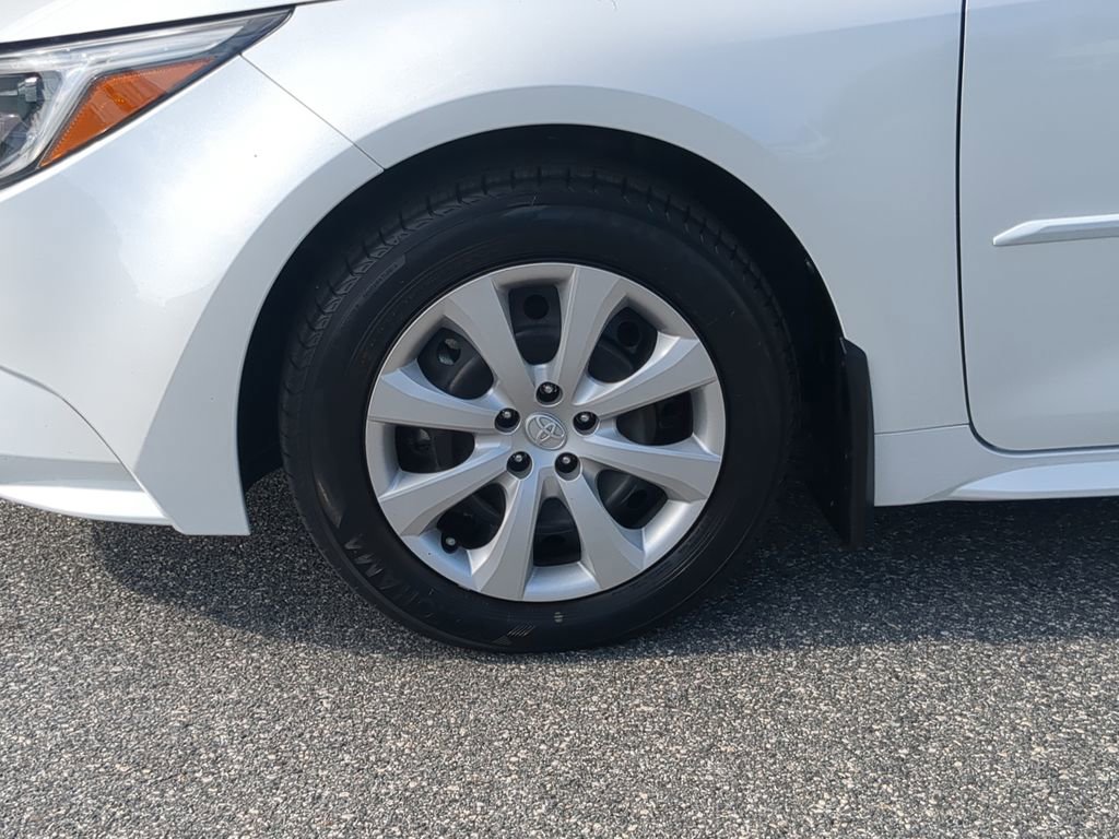 Used 2024 Toyota Corolla LE image 19