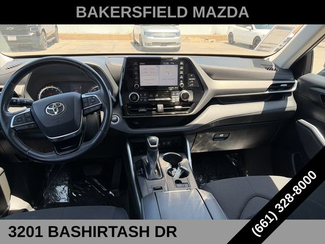 Used 2021 Toyota Highlander LE FWD image 12