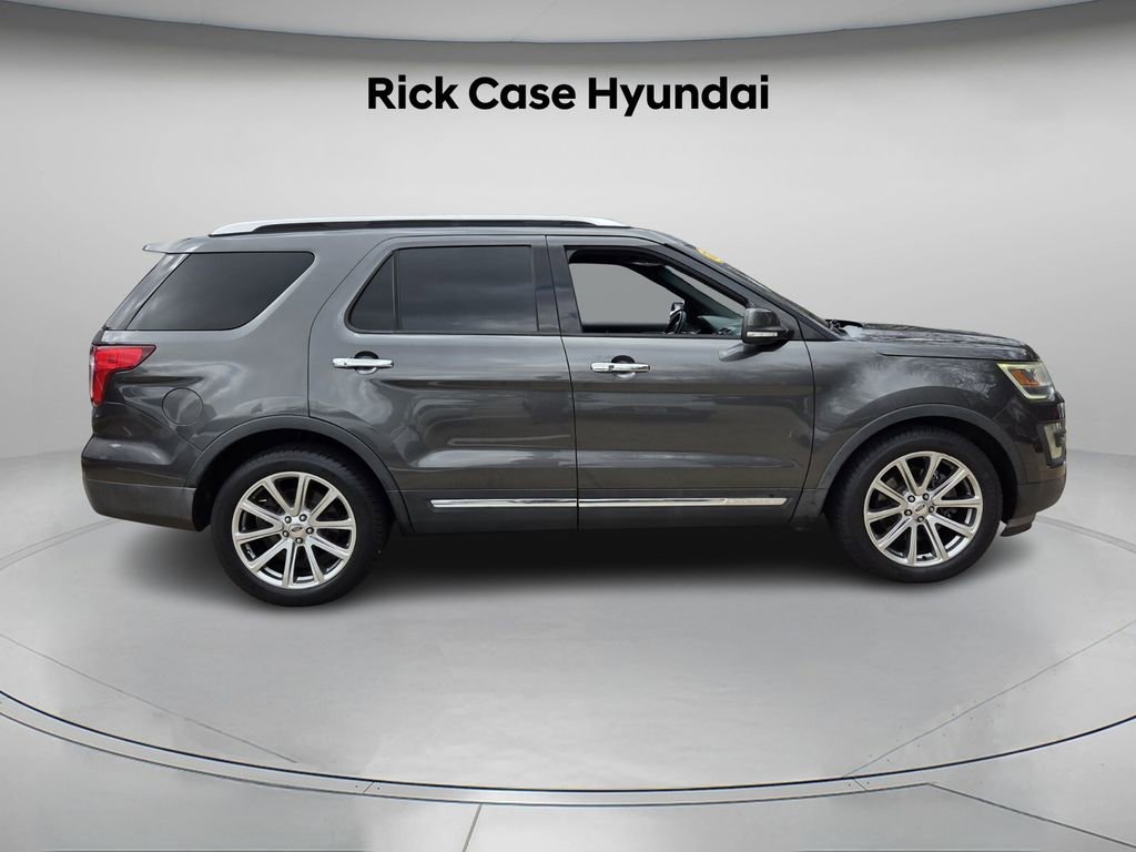 Used 2017 Ford Explorer Limited image 4
