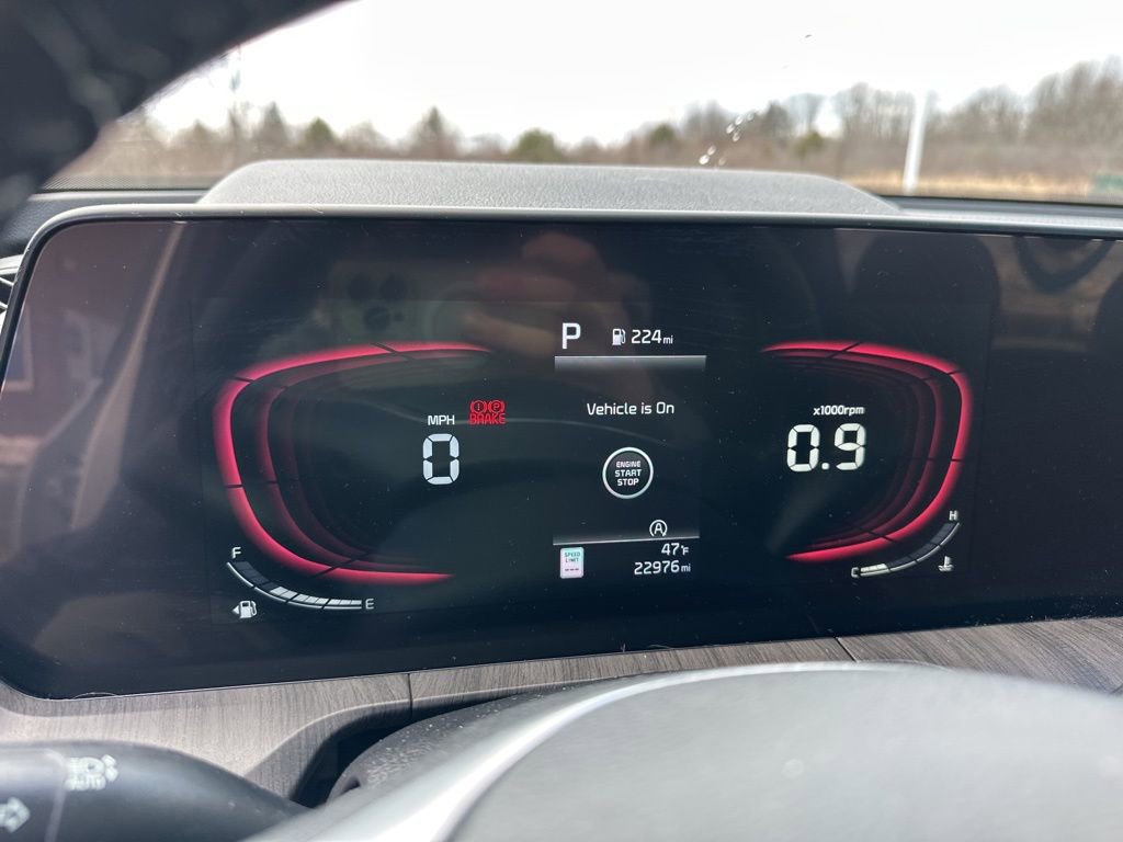 Used 2024 Kia Telluride EX w/ EX Captain's Chair Package image 10