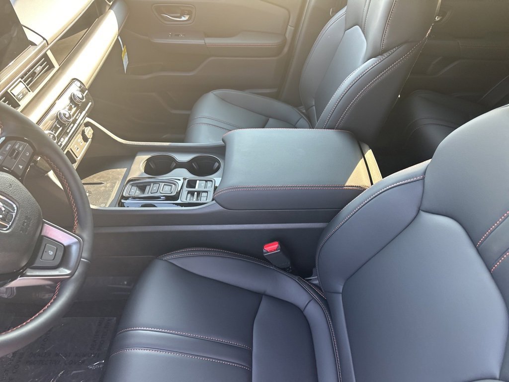 New 2025 Honda Pilot TrailSport image 10