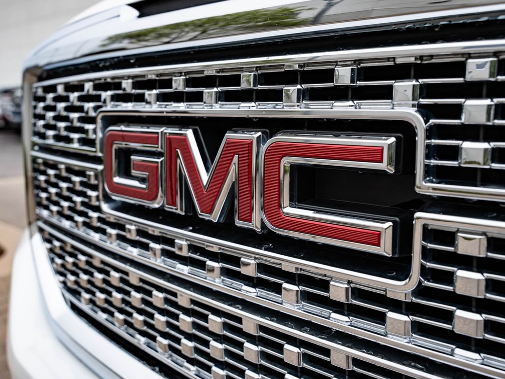Used 2018 GMC Sierra 1500 Denali w/ Denali Ultimate Package AWD/4WD image 3