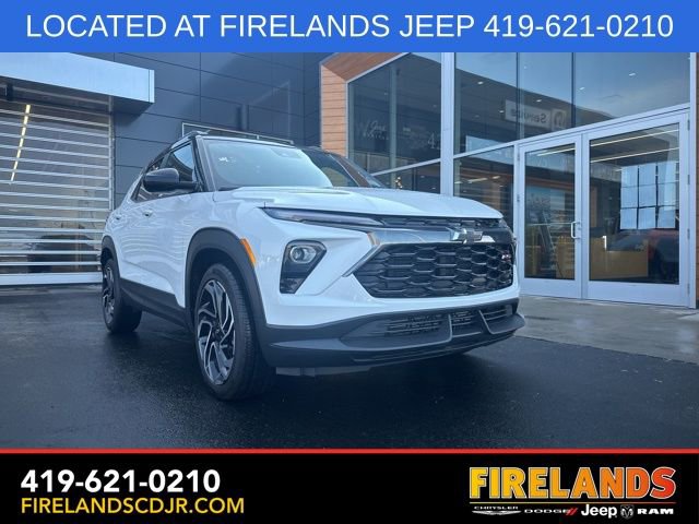 Used 2024 Chevrolet TrailBlazer RS w/ Driver Confidence Package image 1