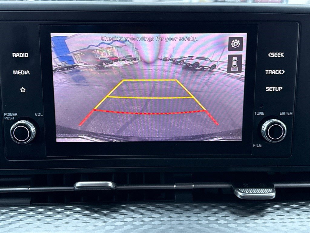 Used 2022 Kia Carnival LX image 26