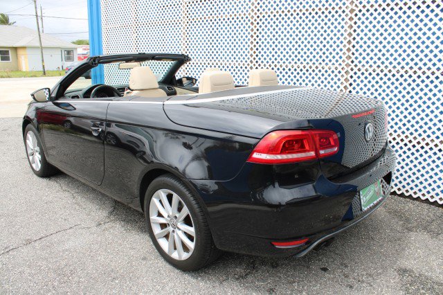 Used 2015 Volkswagen Eos Komfort FWD image 8