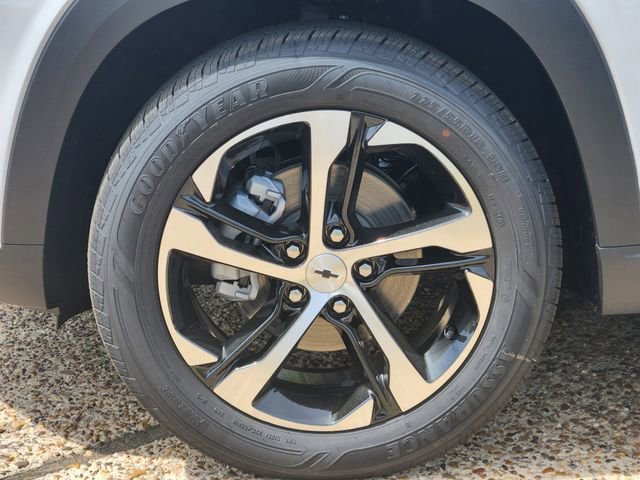 New 2026 Chevrolet Trax RS w/ Sunroof Package image 8