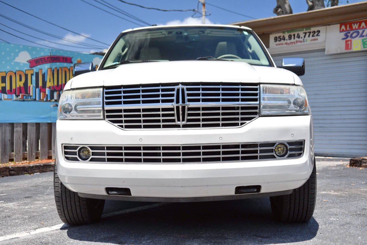 Used 2014 Lincoln Navigator L 2WD image 3