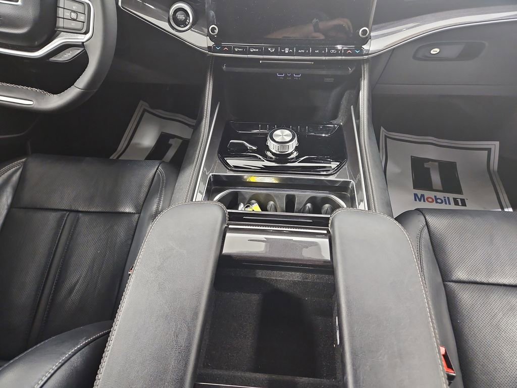 Used 2023 Jeep Wagoneer 4WD image 32